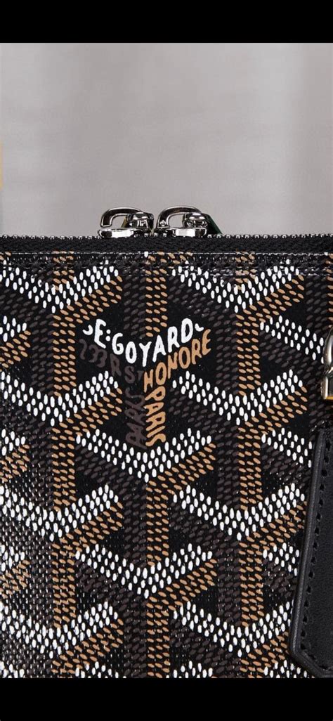 should the y's touch on goyard|Goyard’s touching Y’s, clarification need.